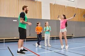 勇士120-113险胜雄鹿：三大亮点带来希望，一大隐患需警惕