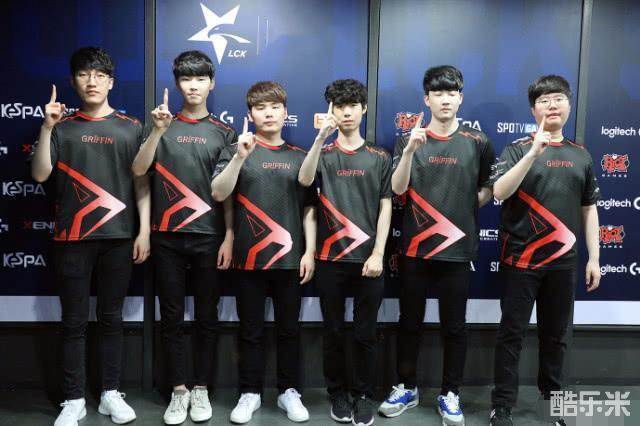 显得尤为突 显得尤为突